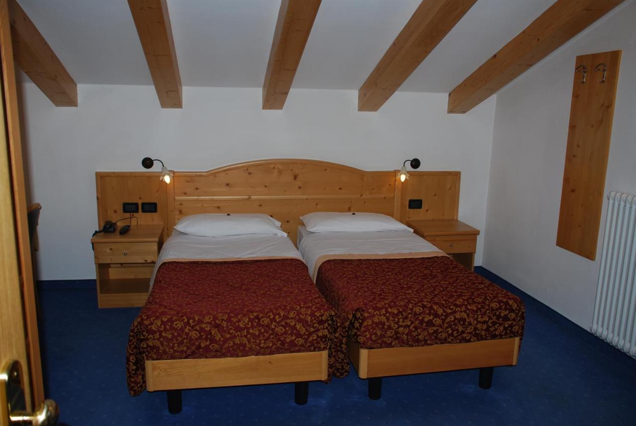 Hotel El Geiger ปอซซาดิฟัซซา ห้อง รูปภาพ