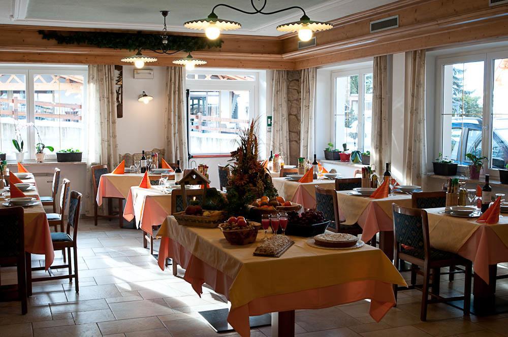 Hotel El Geiger ปอซซาดิฟัซซา ภายนอก รูปภาพ